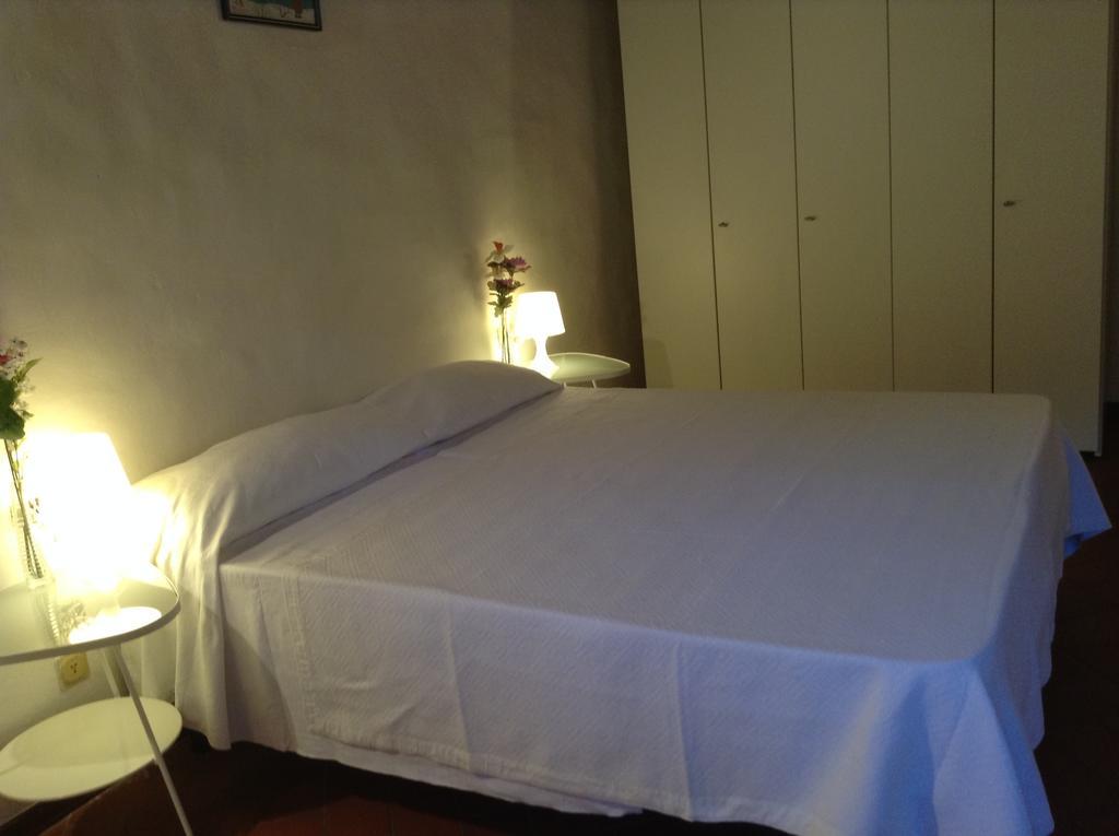 Vellutini Number One Apartment Florence Room photo